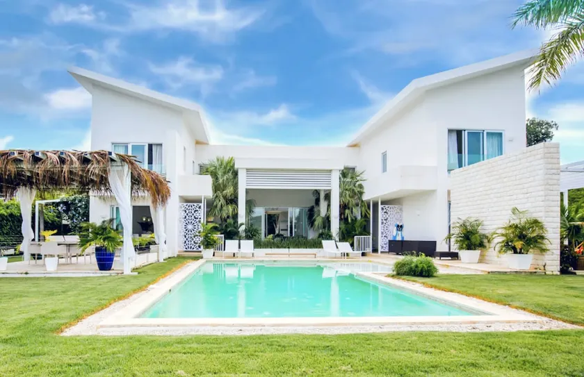 Hacienda 51: Serene lakefront & golf view villa w/ staff & golf cart - Image 1