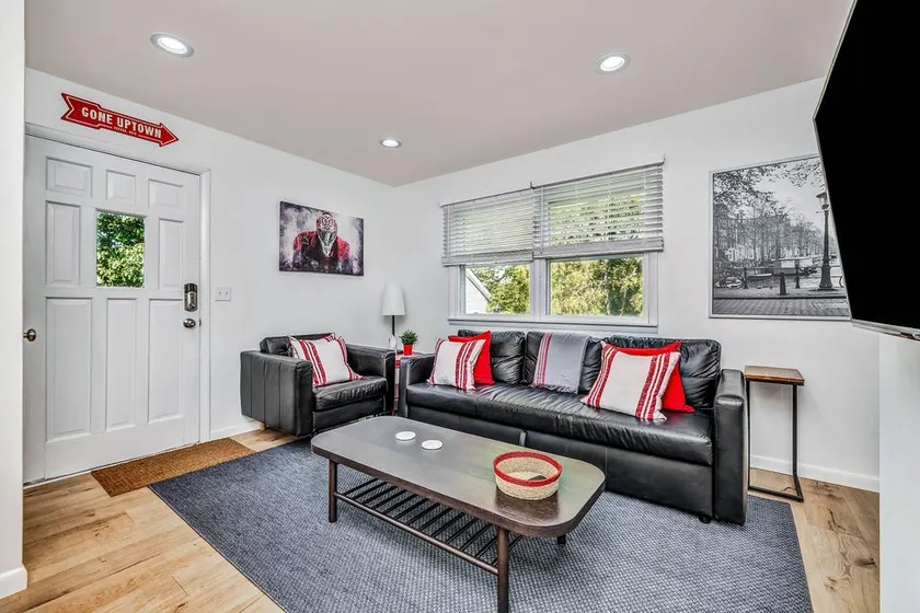 Hawk’s Nest- Fully Renovated Parent Hideaway - Image 1