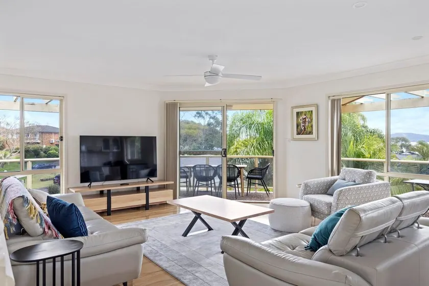 Meters to the Beach & Anchorage Port Stephens - Image 1