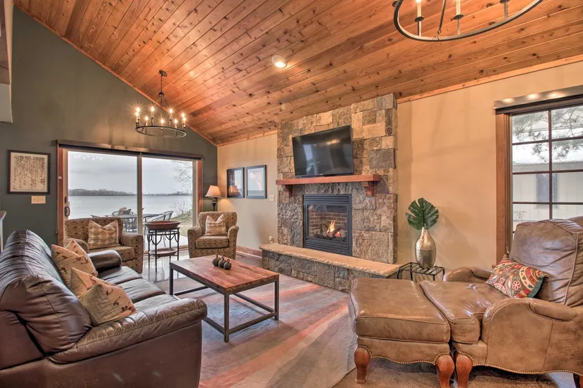 Pelican Lake Retreat w/ Fire Pit, Dock & Grill! - Image 1