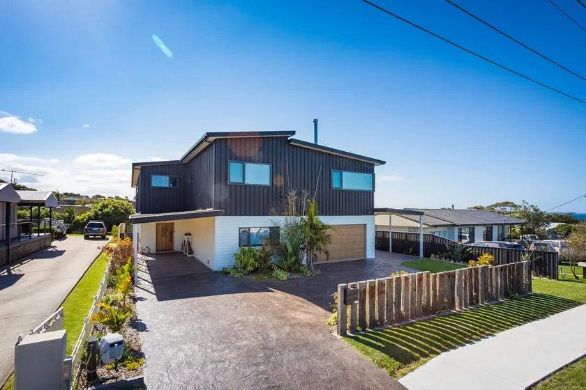 Noble House - Image 1