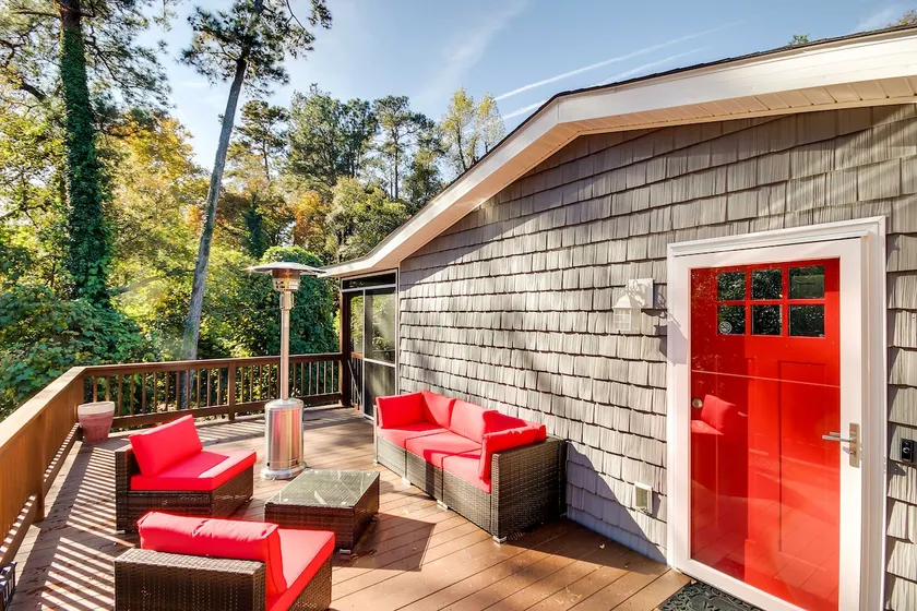 Step-Free Home w/ Fire Pit - 3 Miles to USC! - Image 1
