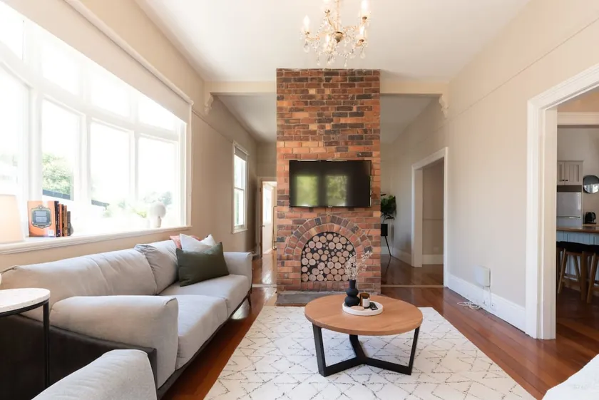 Gorgeous on Galvin: Close to Town Yet A Mile Away - Image 1