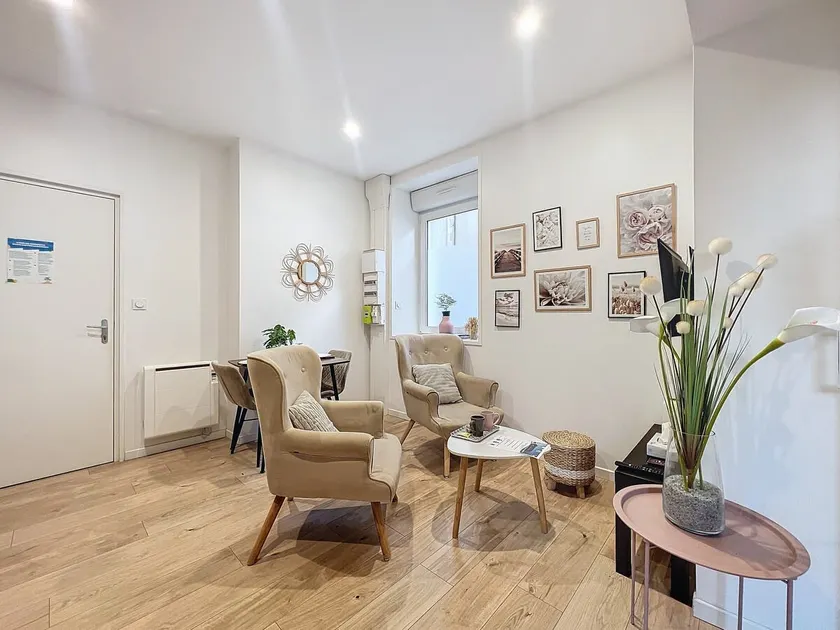 Tibidy Beautiful downtown apartment station - Image 1