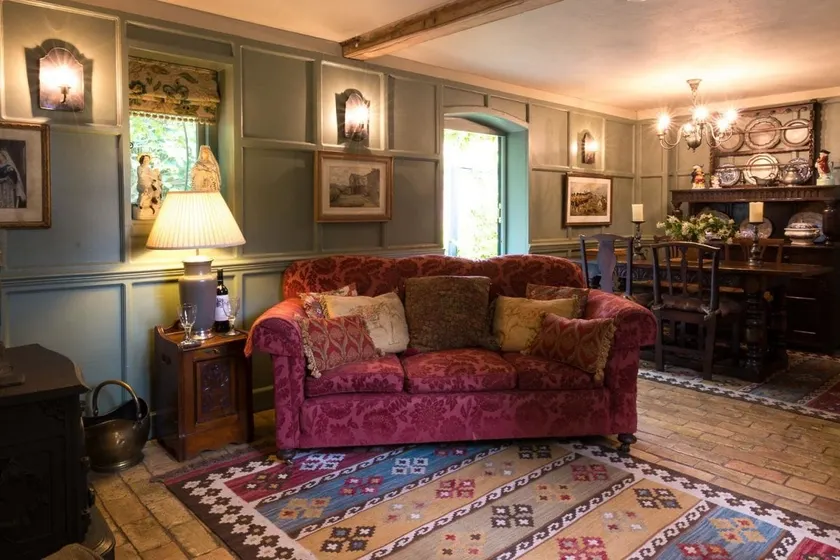 Queenies, an authentic Rural Style coastal cottage in a Nature Reserve - Image 1