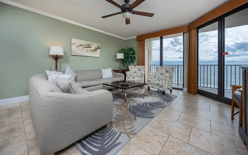 Stunning Spacious! 3 Bedroom Condo Phoenix X 106 - Image 1