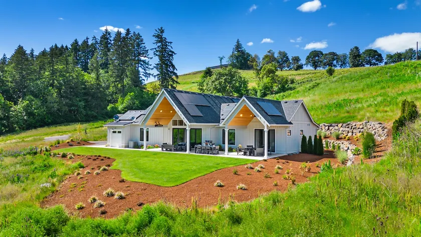 Pearl of the Valley: Opulent Living in the Dundee - Image 1