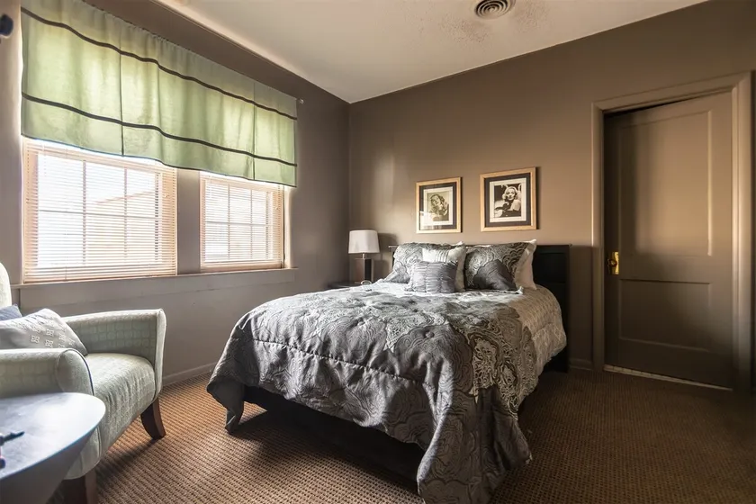 The Townsend 2 BR Apartment Located On The Bricks - Image 1