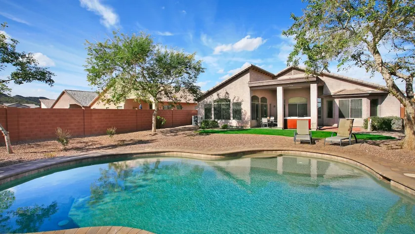 Private w 4 Kings or 7 total beds PoolHot Tub - Image 1
