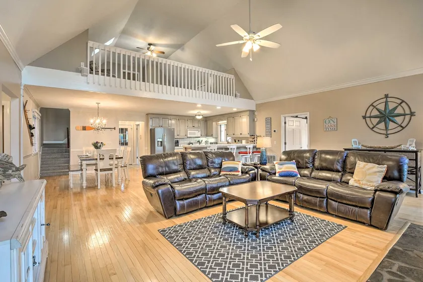 Lake Hartwell Home w/ Private Dock & Hot Tub! - Image 1
