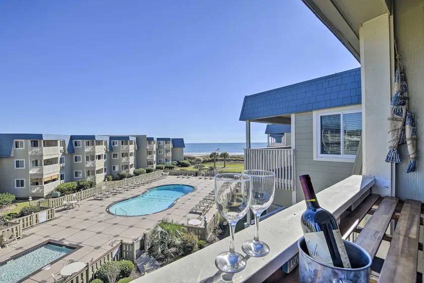 Beachfront Condo w/ Balcony: Walk to Apache Pier - Image 1
