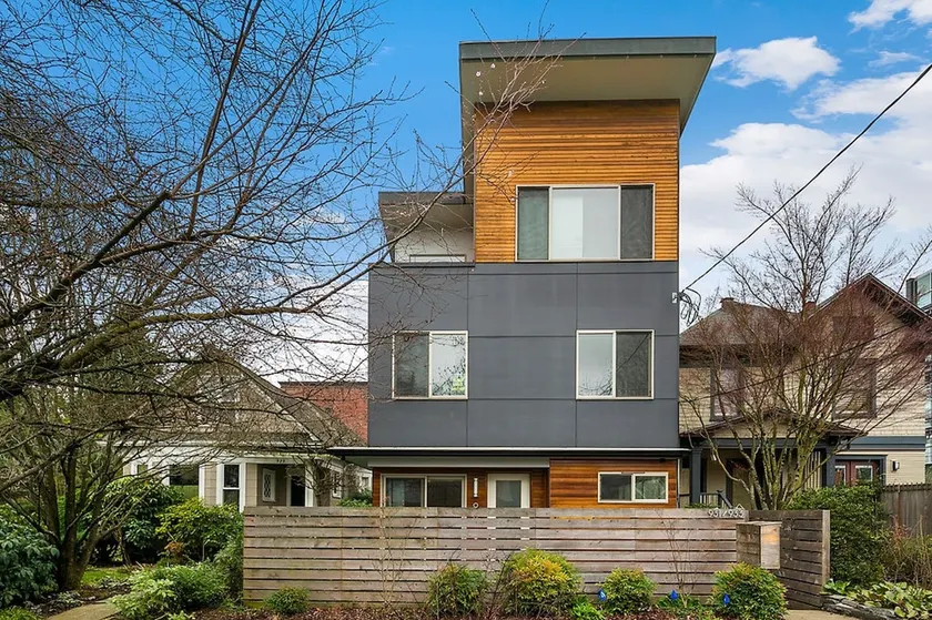 3BR Rooftop Patio Home |Steps to Broadway & PikeSt - Image 1