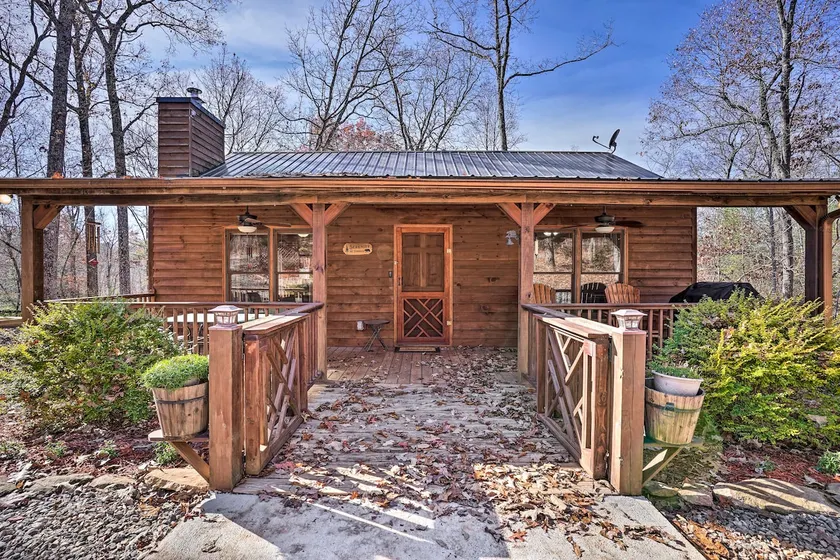 'Serenity Cabin' w/ Furnished Deck - Image 1