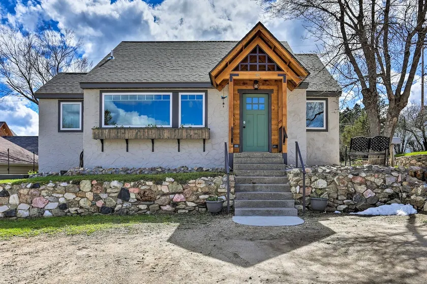 Cute Custer Cottage - Walk to restaurants and shopping - Image 1