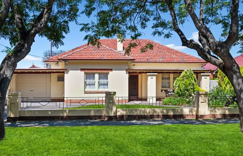 Swainson on Coombe - Image 1