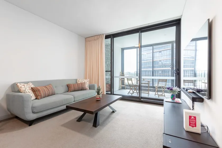 Cosy minimalism 2BD Apt near Sydney Olympic Park - Image 1