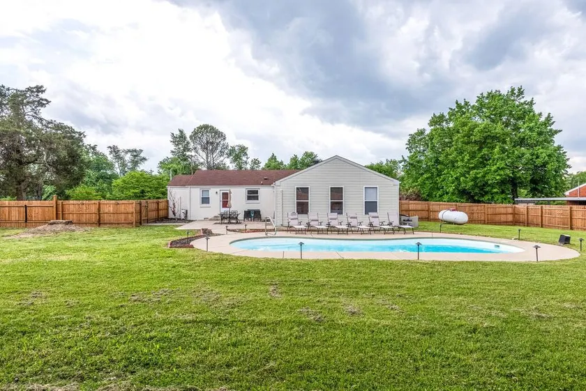 Oasis of Nashville, With a pool and Hot Tub ! - Image 1