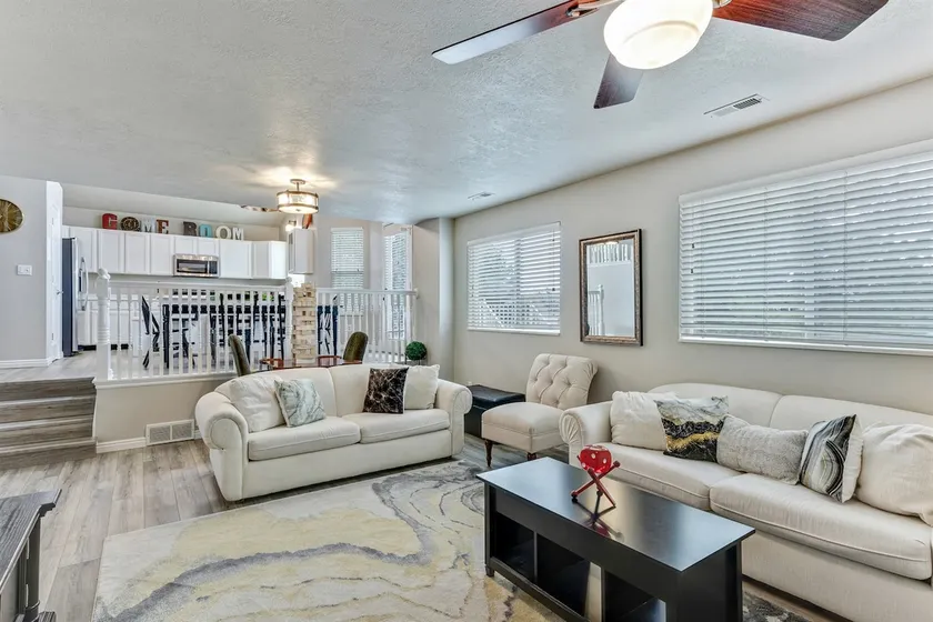 5BD Home w/ mountain view, air hockey, 30 min Ski - Image 1