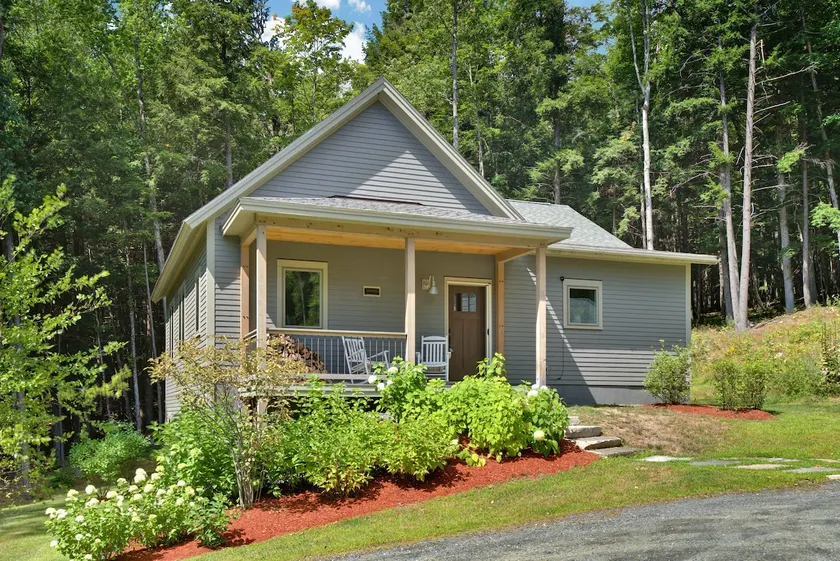 Fireplace, Woods, Club Access - Modern Quechee - Image 1