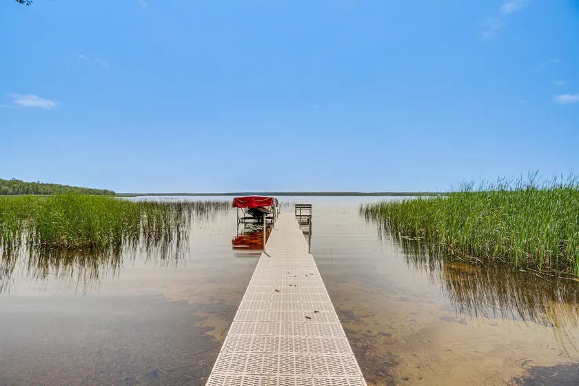 Quiet Lakefront Grand Rapids Cabin on 5 Acres - Image 1