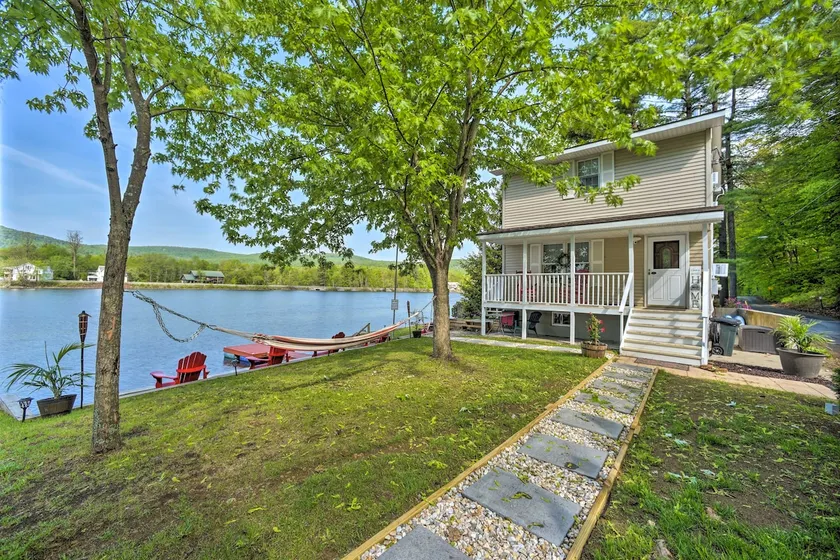 Lake Luzerne Home w/ Fire Pit on Hudson River - Image 1