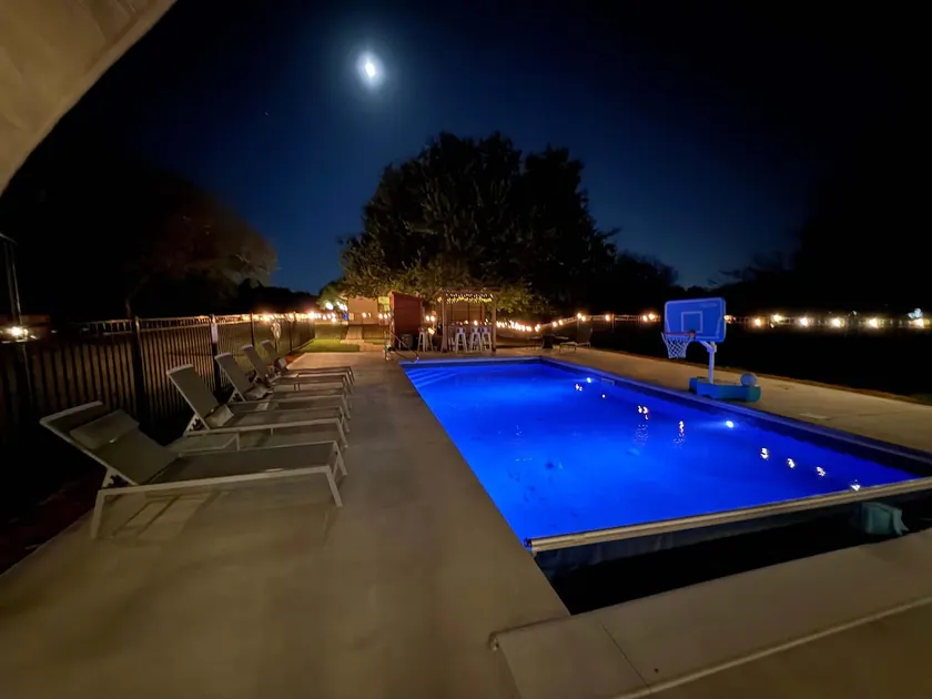 The Lodge-pool-Hot tub-7 BR, 6BA, dine 24,sleep 30 - Image 1