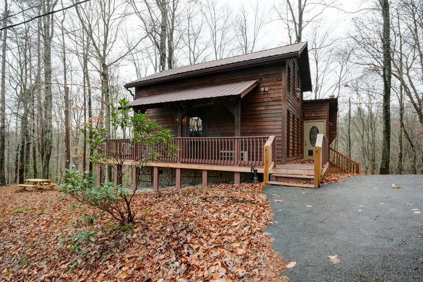 Whispering Winds- Pet Friendly, Hot Tub, Arcade - Image 1