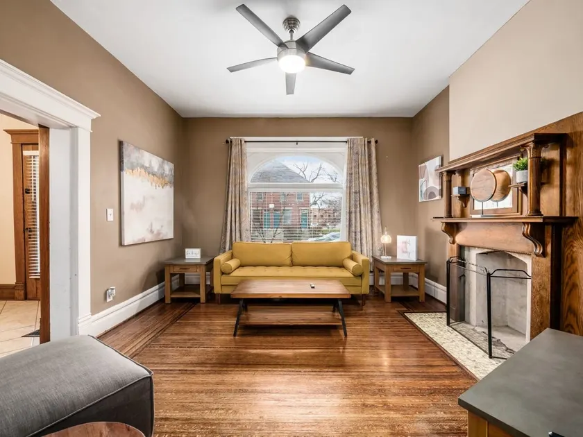 Stately Executive Home with Modern Amenities - Image 1