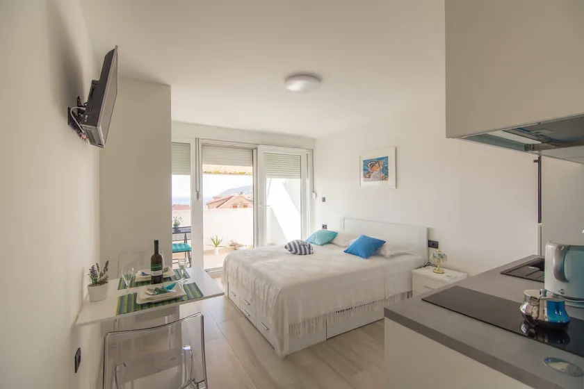 Nona Draga - Studio Apartment with Sea View - Image 1