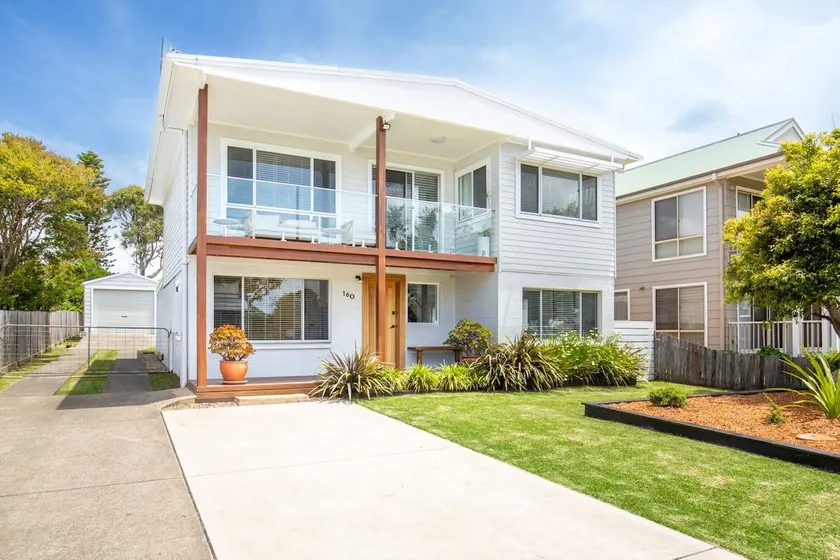 Sunfish Pet Friendly 4 Mins Walk to Beach - Image 1