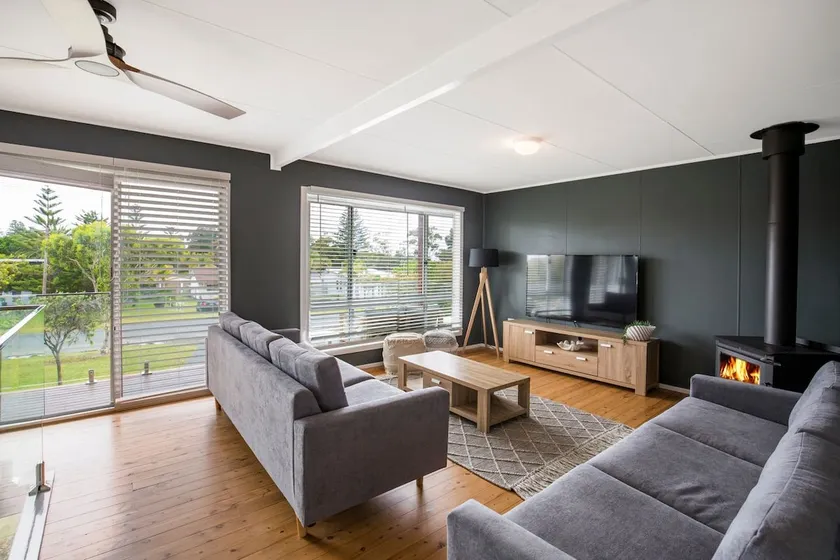 Sunfish Pet Friendly 4 Mins Walk to Beach - Image 1