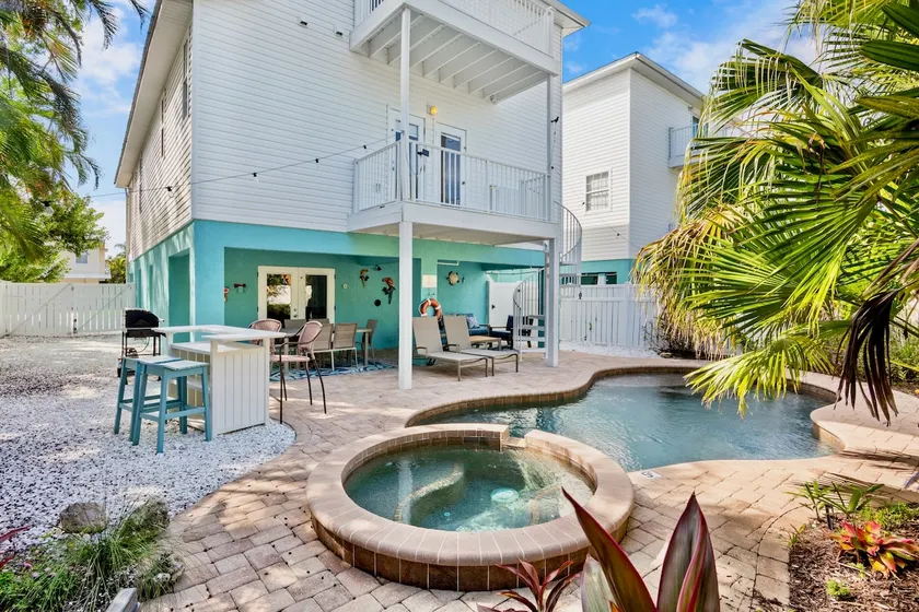 Holmes Beach Home with Pool and Ping Pong! 6 mins - Image 1