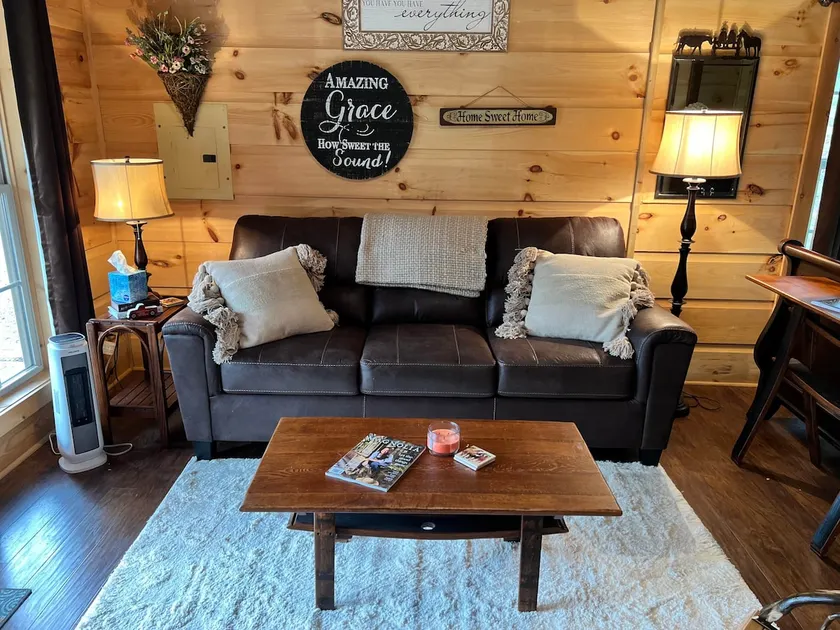 The Cabin at Crockett Creek - Image 1