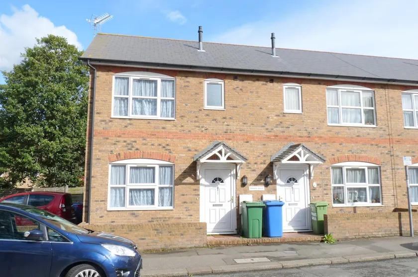 Modern house - 2 beds, 2 bathrooms, parking, Wi-Fi - Image 1