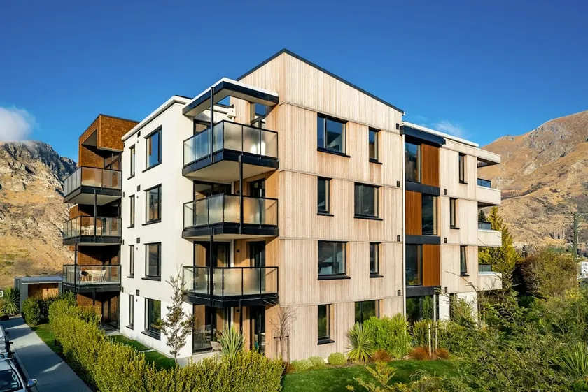 Penthouse Leisure - Image 1