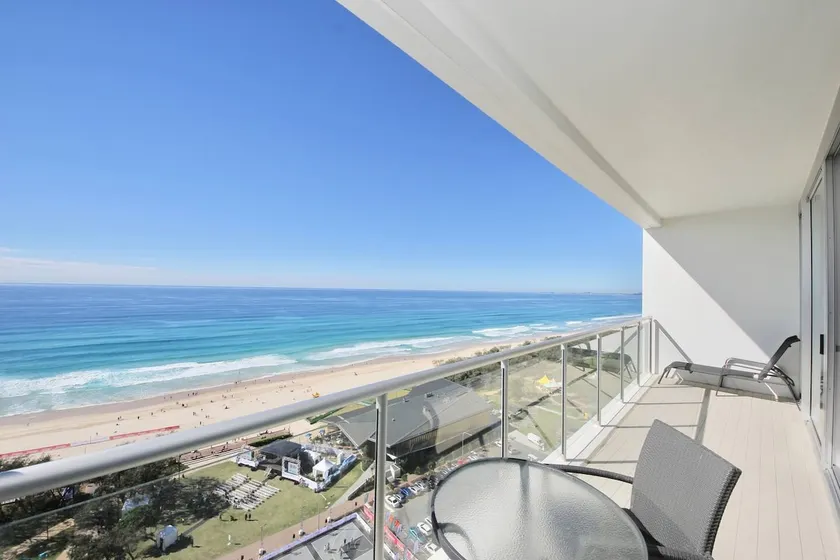 Beachfront Views Broadbeach, Air On Broadbeach - Image 1