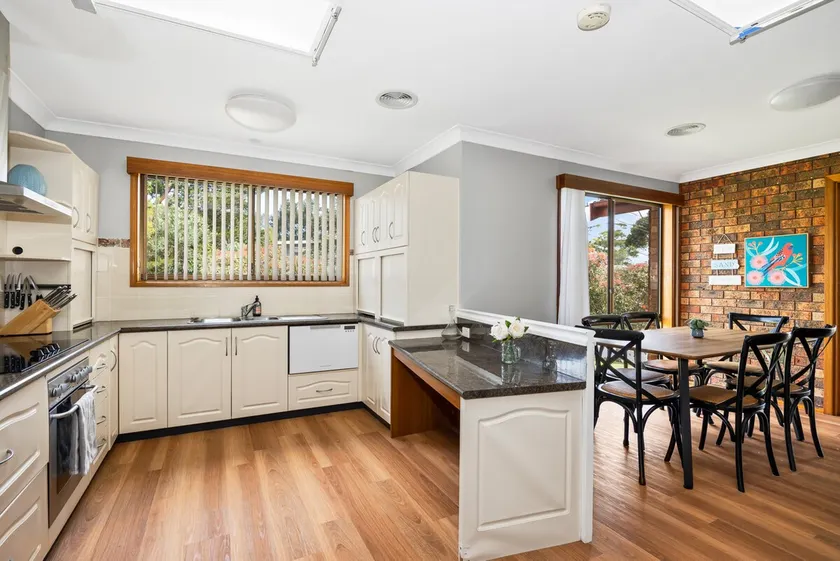 Hill By The Sea in Mollymook - Image 1