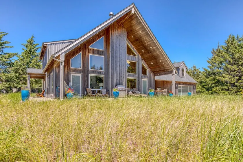 Ocean View. Gated. High End. Hot Tub. Game Room. - Image 1