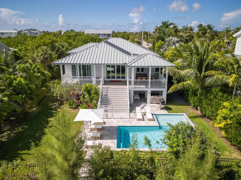 Springtide House -Dock & Home w Pool - Image 1