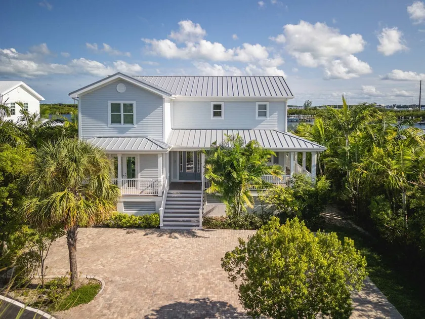 Evershore House -Pool, Parking, Dock! - Image 1