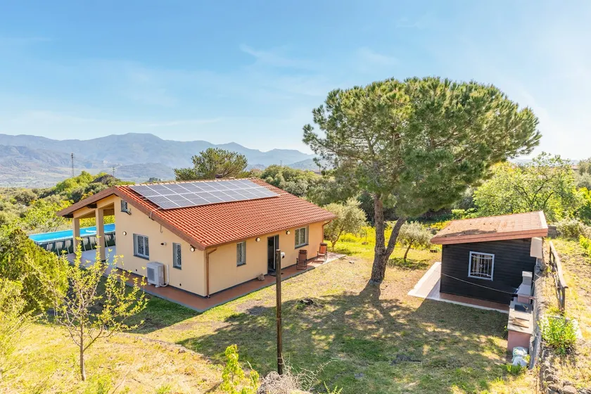 Villa \"Tuccios\" que admite mascotas, con jardín, terraza y Wi-Fi - Image 1