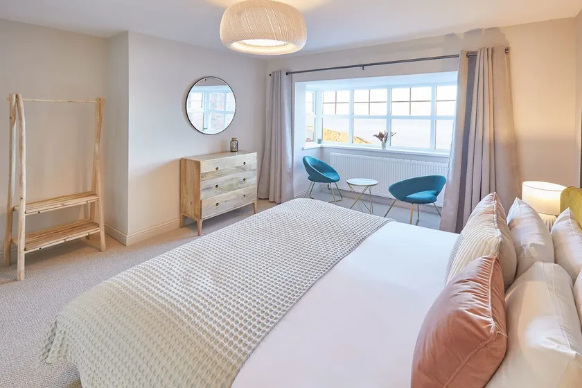 Host & Stay - 'Salty' Seaview - Image 1