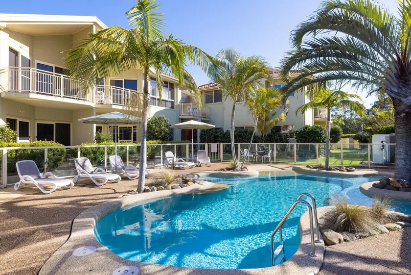 Martys Little Beach No 1 Two Story Apartment - Image 1