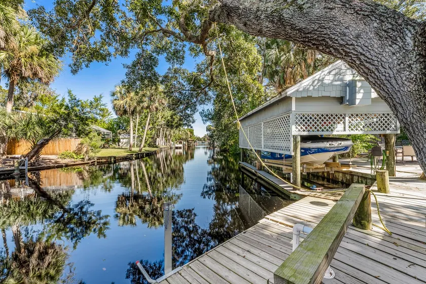 Manatee & kayak friendly waterfront cottage - Image 1