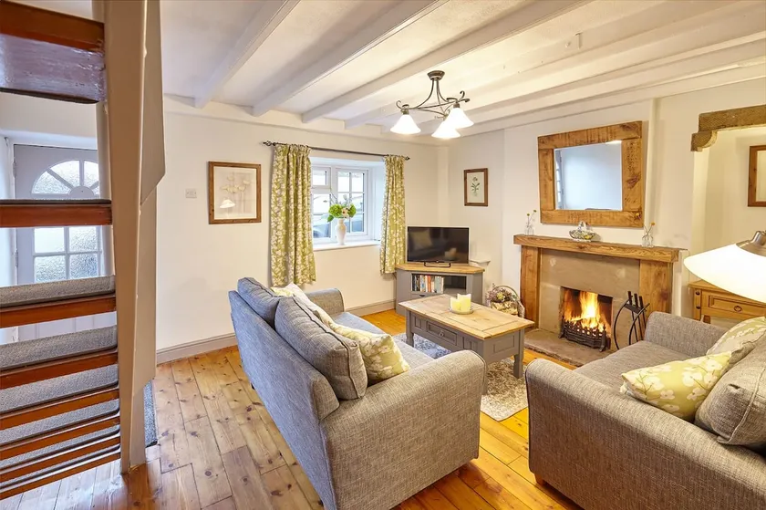 Host & Stay - Green Willow - Image 1