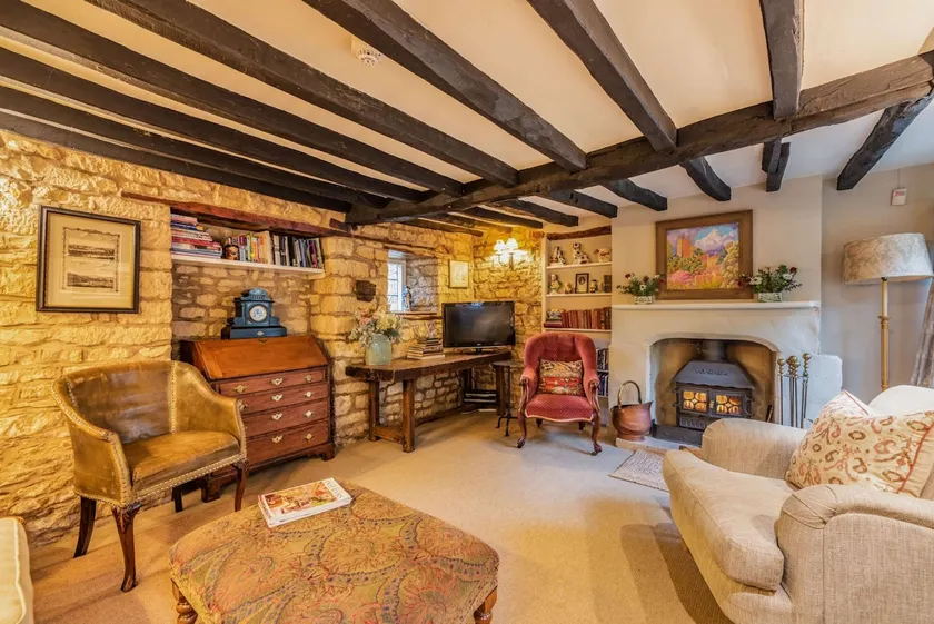Characterful holiday cottage in the heart of Bourton-on-the-Water - Pear Tree Cottage, Bourton - Image 1