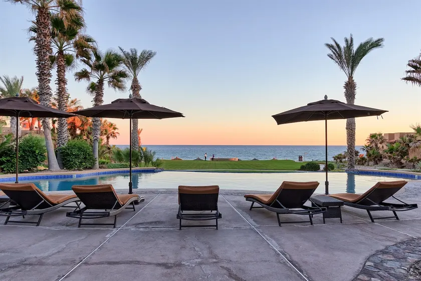 Sandy Beach Bella Sirena E104 Ocean Front Resort - Image 1