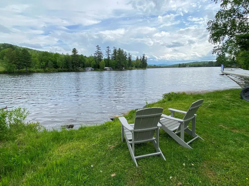 Amazing lakefront home in the White Mountains with game room theater - Image 1