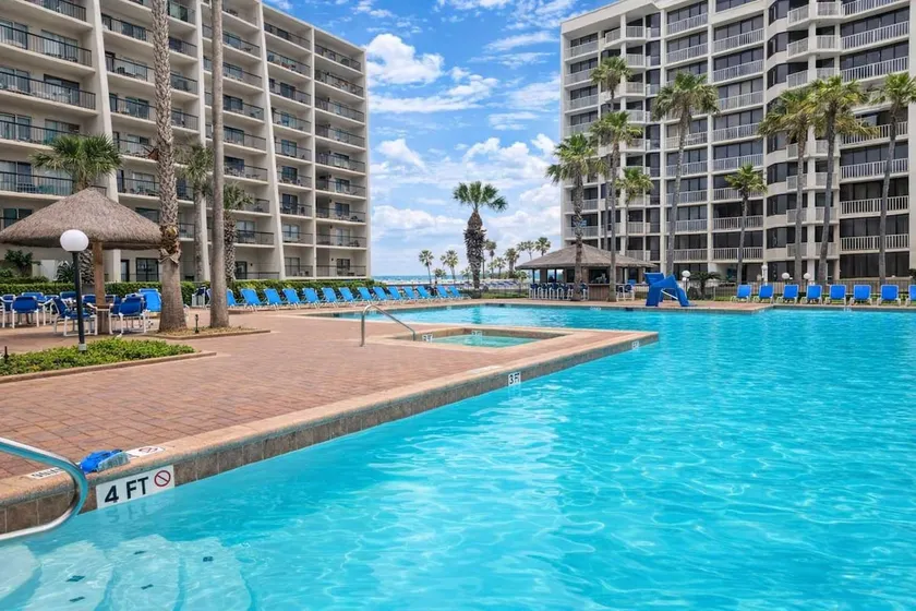 * Heated Pool * Sleeps Many Beachfront Resort - Image 1