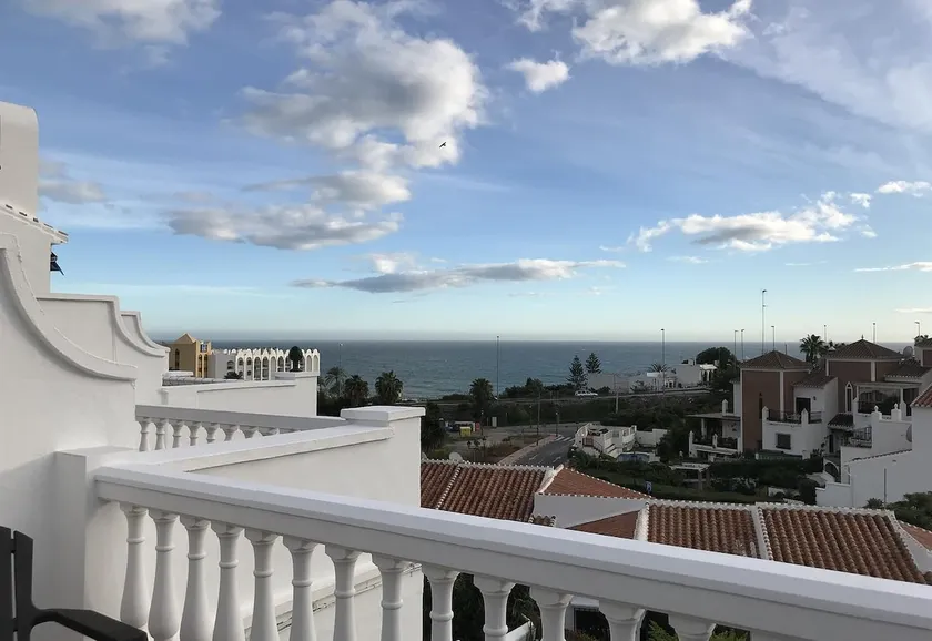 Townhouse with Sea View - Image 1